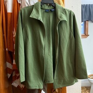 Basic Edition light weight women’s jacket. Olive green.